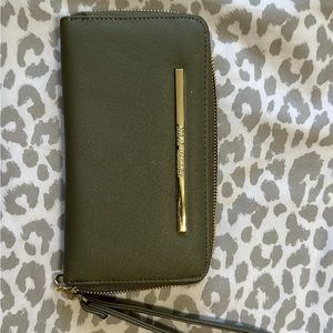 Steve Madden Wristlet